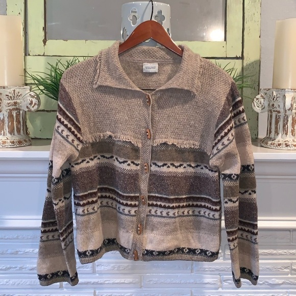 United Colors of Benetton Italian Wool Fringe Accent Toggle Button Sweater M - Picture 1 of 7
